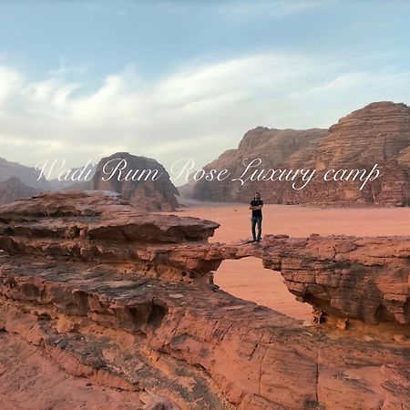 Wadi Rum Rose Luxury Camp Exteriör bild