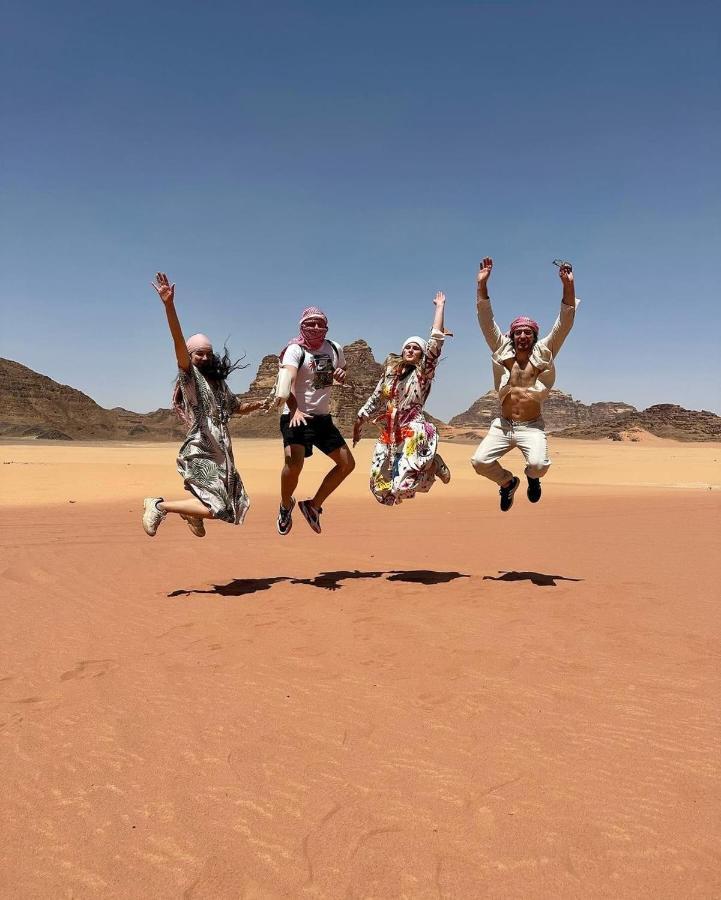 Wadi Rum Rose Luxury Camp Exteriör bild