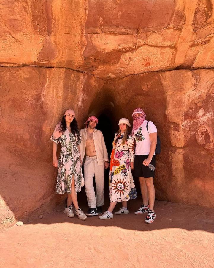 Wadi Rum Rose Luxury Camp Exteriör bild
