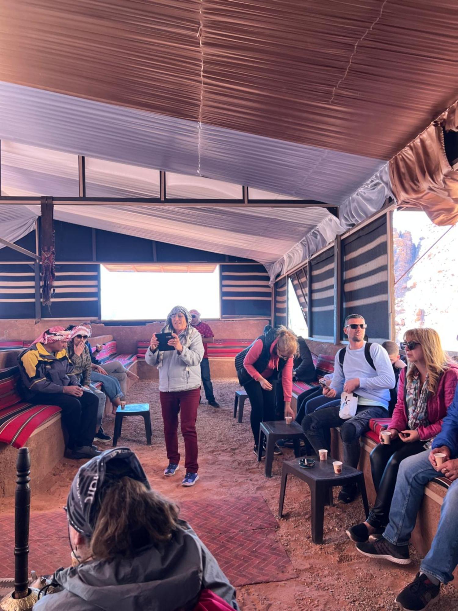 Wadi Rum Rose Luxury Camp Exteriör bild
