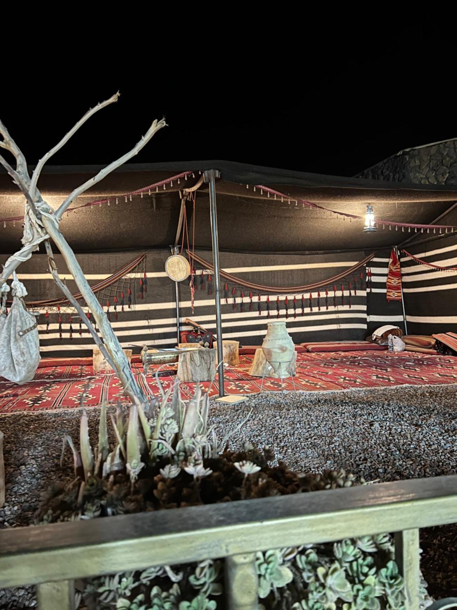 Wadi Rum Rose Luxury Camp Exteriör bild