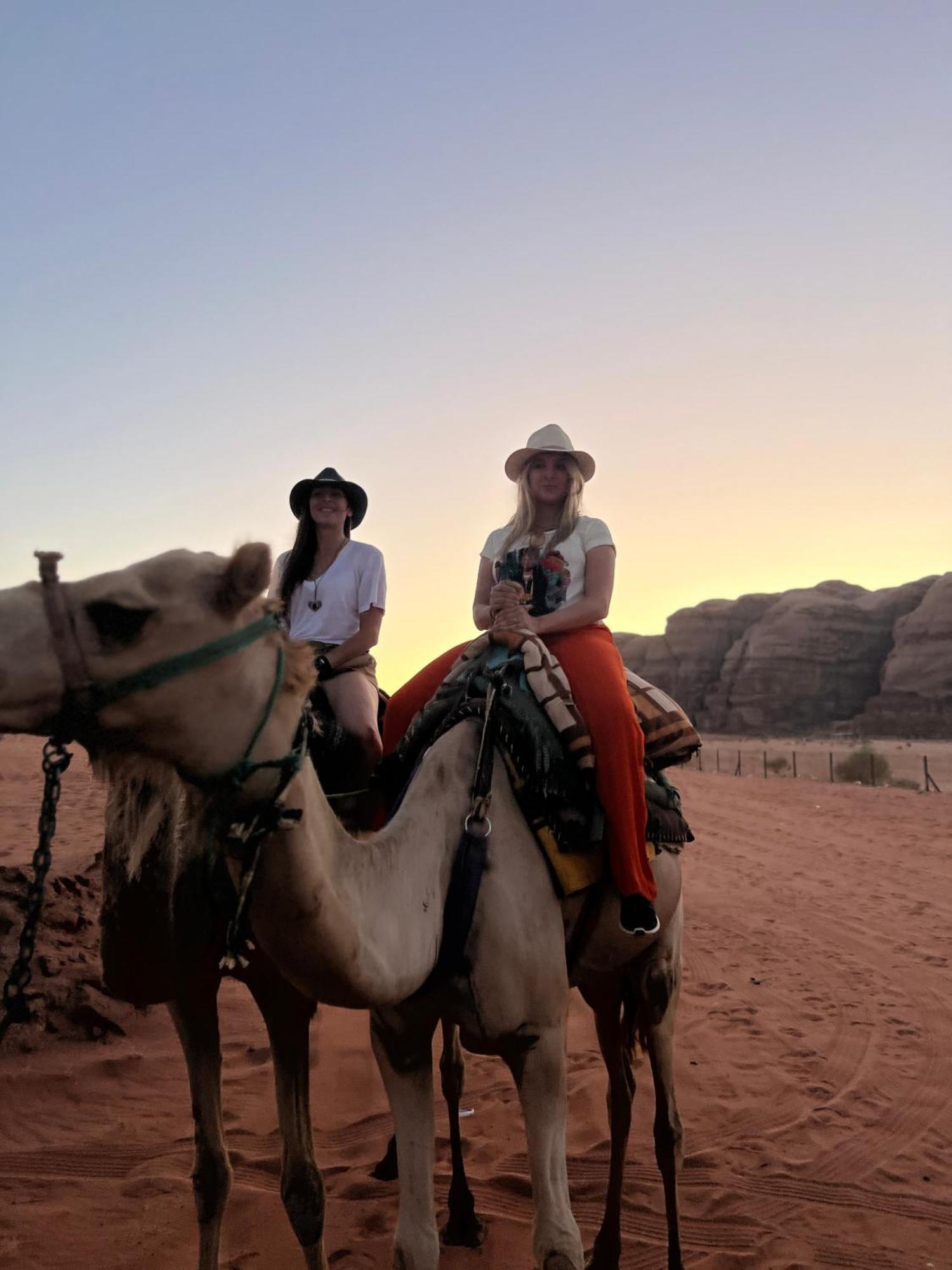 Wadi Rum Rose Luxury Camp Exteriör bild
