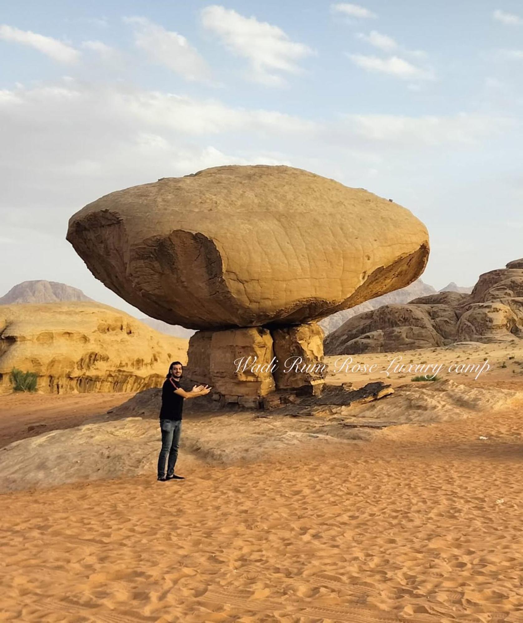 Wadi Rum Rose Luxury Camp Exteriör bild